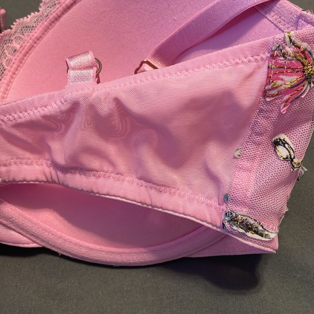 EUC~Woman’s Victoria’s Secret 32 DD (E) Dream Angels Pink Laced Detailed Bra - Picture 9 of 9